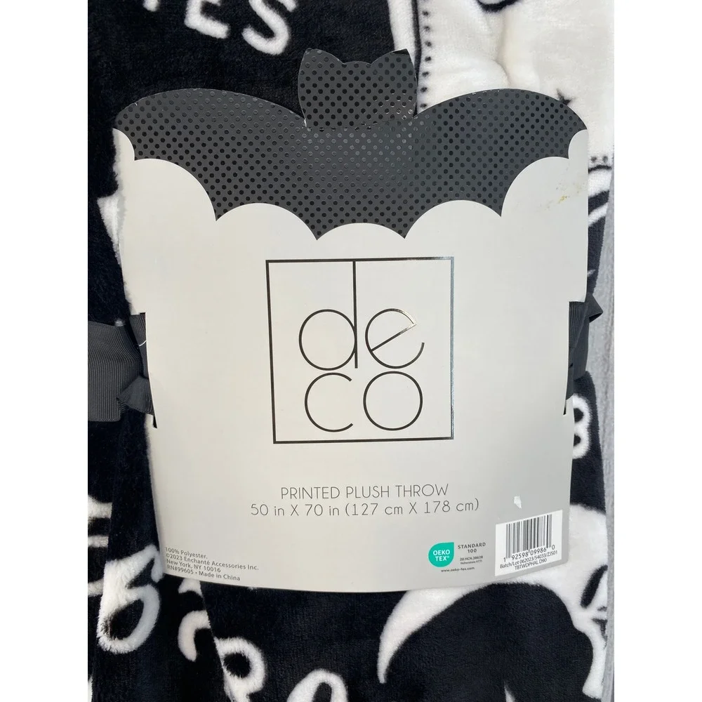 Deco plush throw
